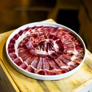 Jamon Patanegra 100% Iberico di Bellota senza osso Montellano 2 jamojn patanegra 100% iberico bellota senza osso montellano piatto
