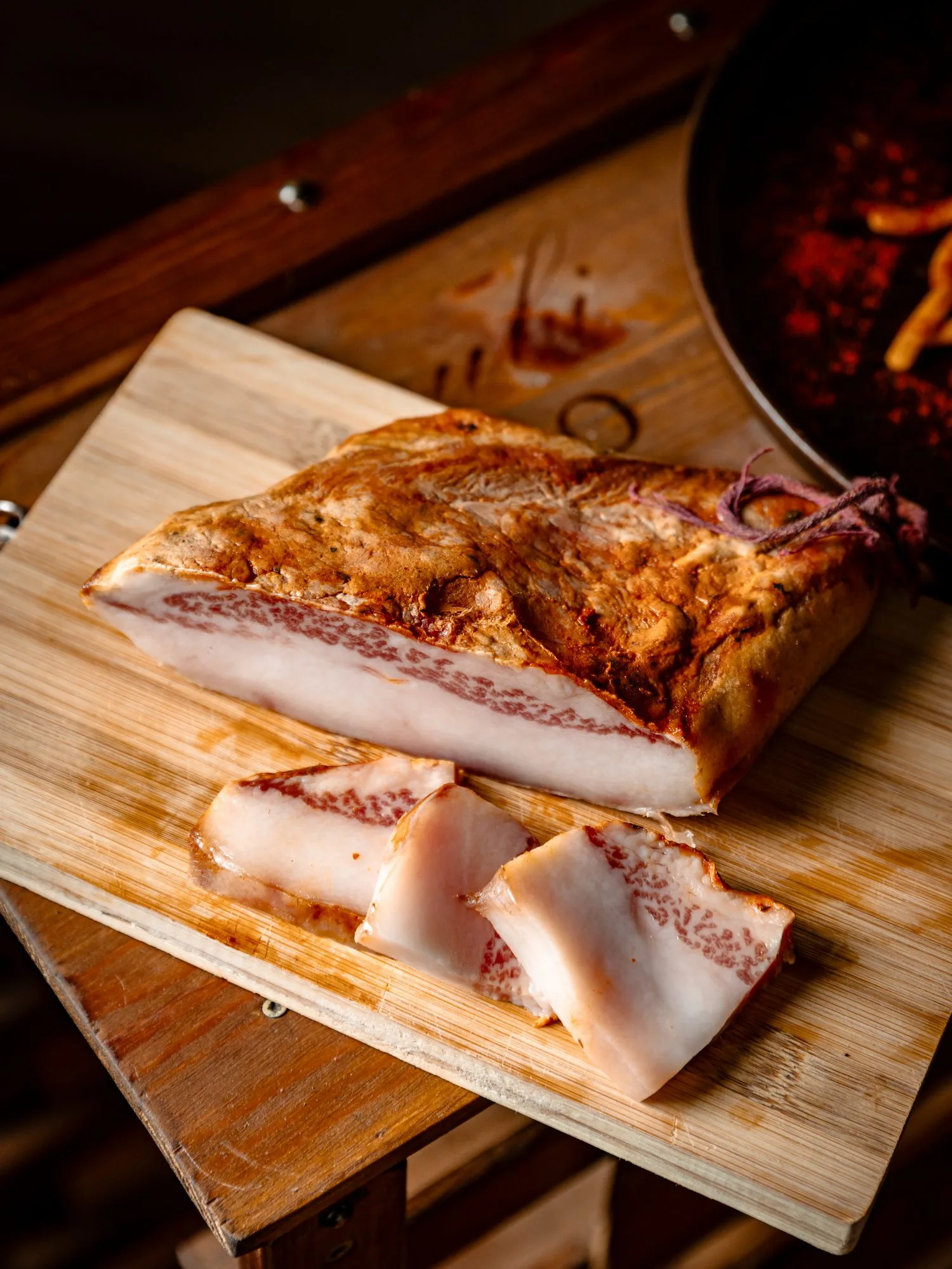 Guanciale Iberico Pata Negra Stagionato Montellano 2 guanciale iberico montellano tavolo